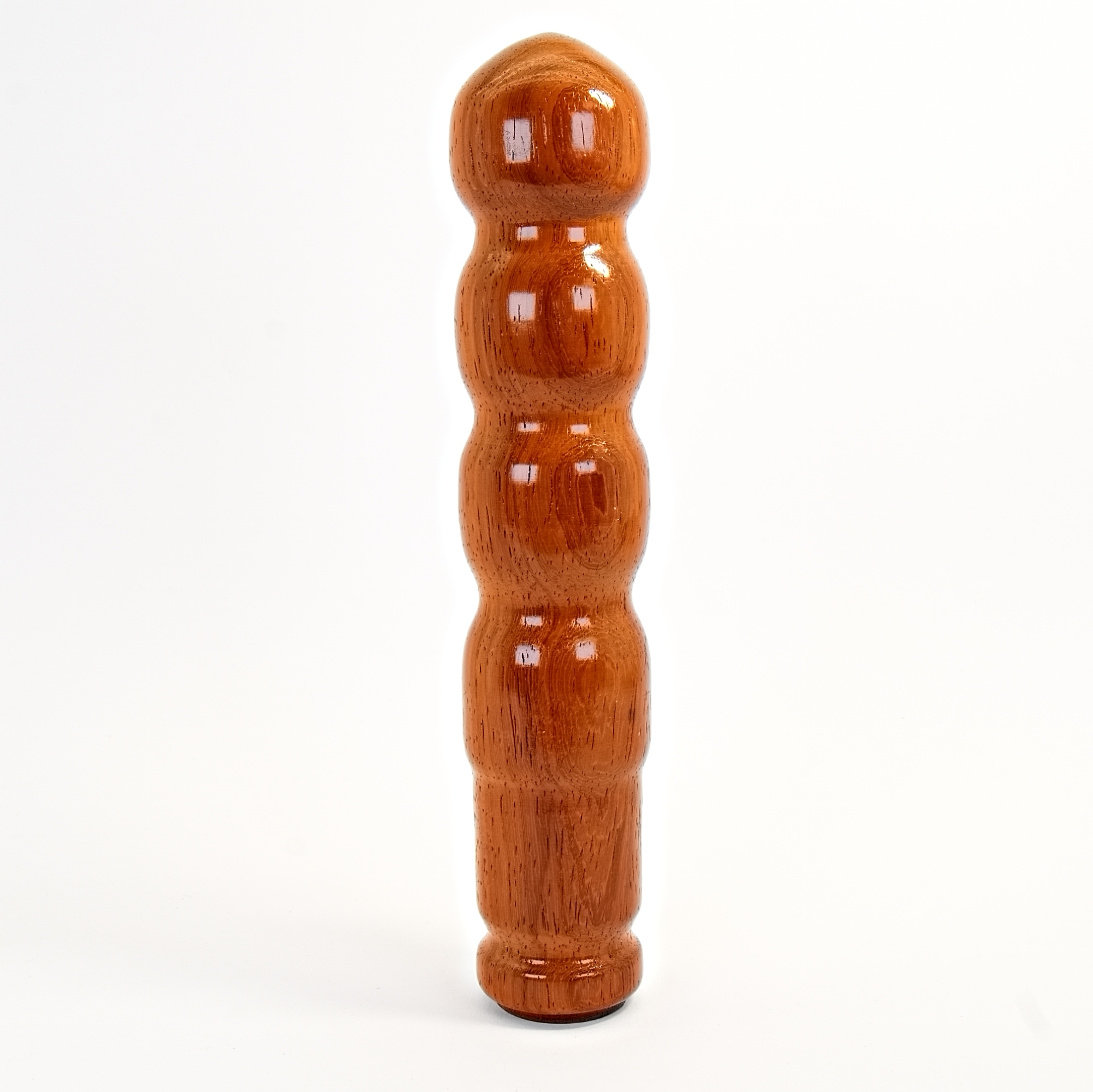 Holzdildo aus Padouk – handgefertigt in zwei Größen