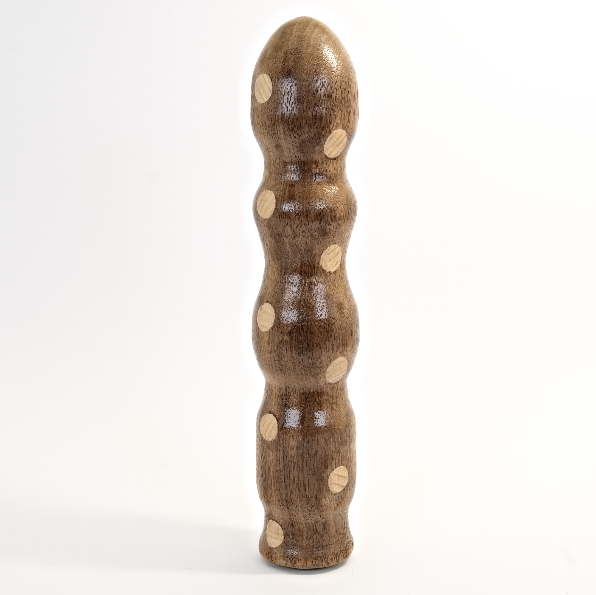 Holzdildo mit Punkten aus Nussbaum & Buche